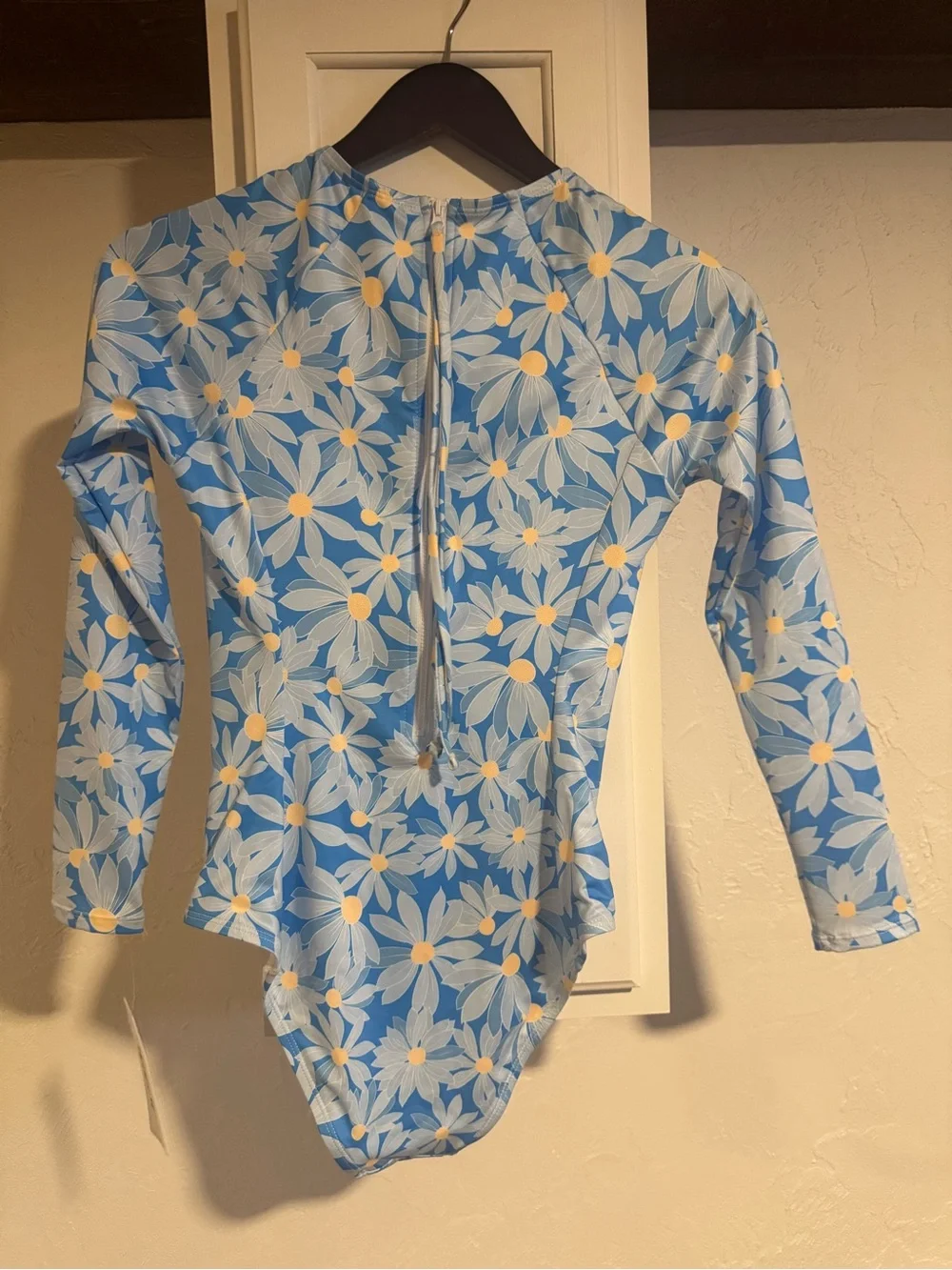 NWT Hurley Blue Floral Long-Sleeve surf Swimsuit small